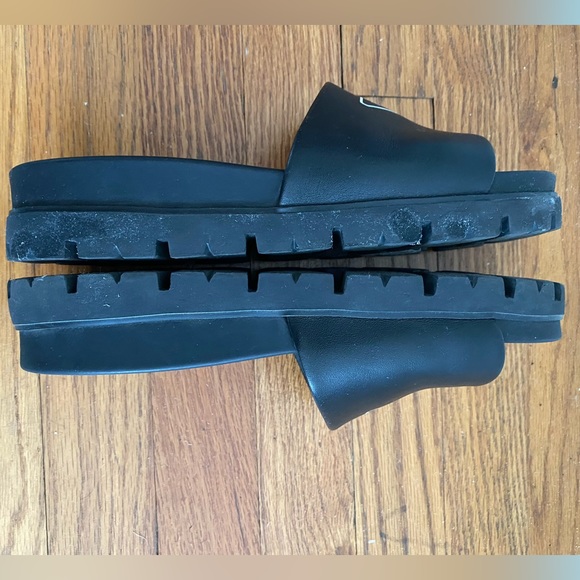 Prada Rubber Slides - Picture 16 of 16